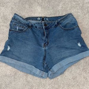 Rewash distressed denim shorts